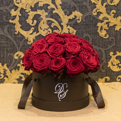 Focus-Boite-boule-roses-rouge-SD