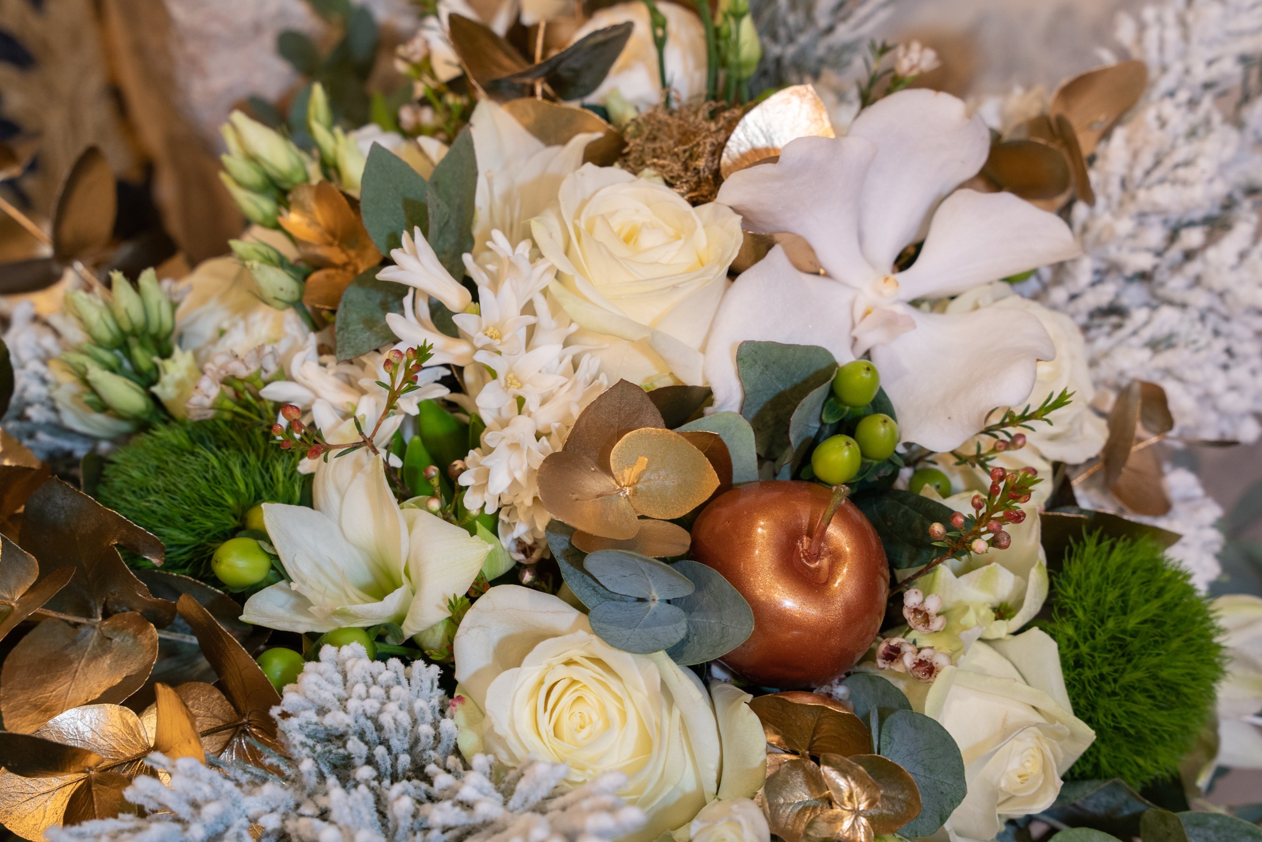 White & Gold Christmas 3_4(1)